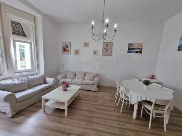 Kiadó lakás Budapest I. kerület 100 nm