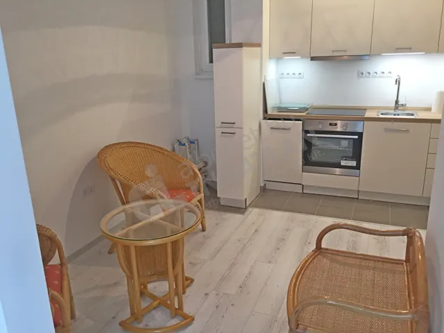 Kiadó lakás Budapest VI. kerület, Vörösmarty utca 30 nm