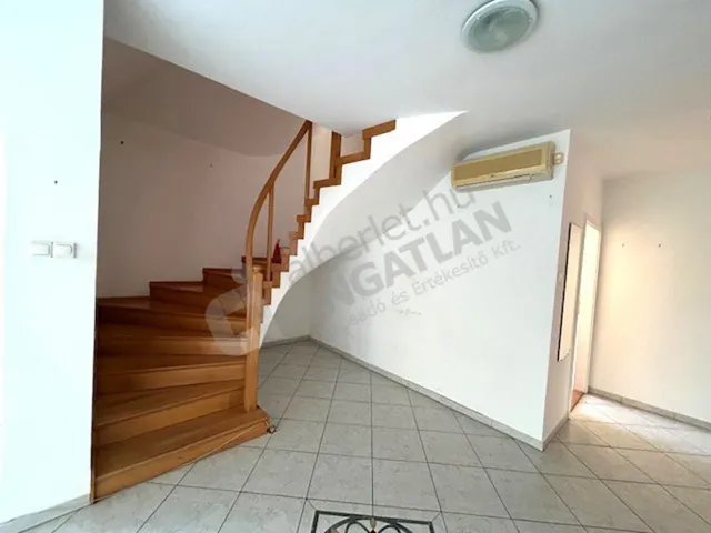 Kiadó lakás Budapest XII. kerület, Mártonhegy, Ormódi utca 160 nm