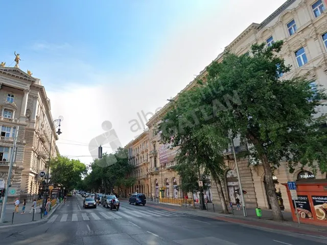 Kiadó lakás Budapest VI. kerület, Paulay Ede utca 120 nm