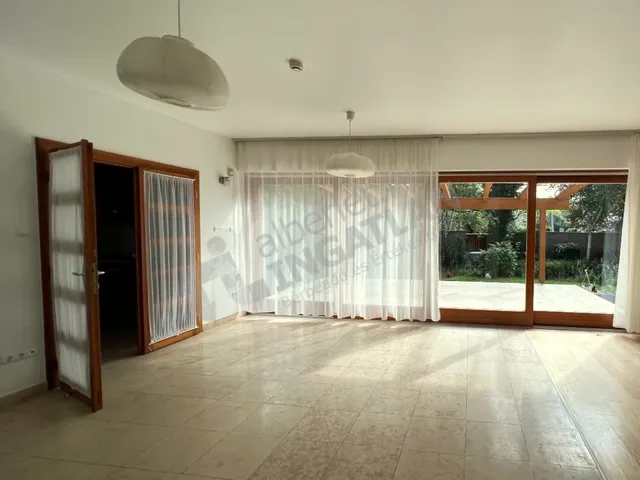 Kiadó ház Budapest II. kerület, Kont vezér utca 252 nm
