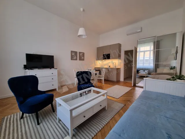 Kiadó lakás Budapest V. kerület, Lipótváros, Arany János utca 40 nm