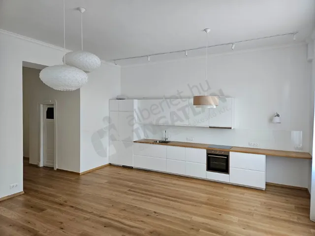 Kiadó lakás Budapest I. kerület, Hattyú utca 100 nm