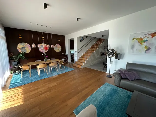 Kiadó ház Budapest XI. kerület, Sasad-Sashegy XI. ker., Rupphegyi út 217 nm