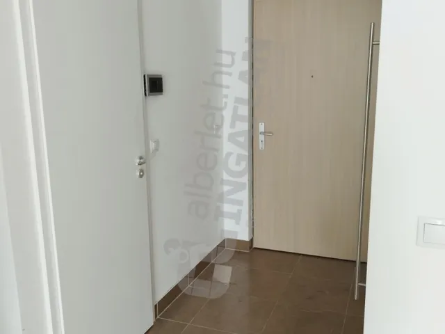 Kiadó lakás Budapest VIII. kerület, Józsefváros, Corvin sétány 64 nm