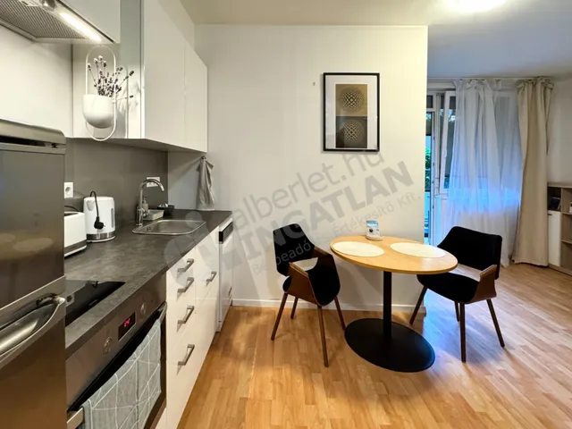 Kiadó lakás Budapest VIII. kerület, Corvin sétány 42 nm