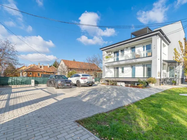 Eladó ház Budapest XVIII. kerület, Újpéteritelep, Címer utca 206 nm