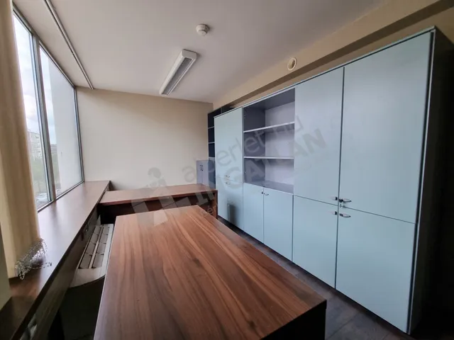 Kiadó lakás Budapest IX. kerület, Boráros tér 168 nm