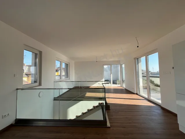 Eladó lakás Budapest VIII. kerület, Tolnai Lajos utca 106 nm