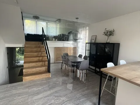 Kiadó lakás Budapest II. kerület, Hűvösvölgy, Bimbó út 200 nm