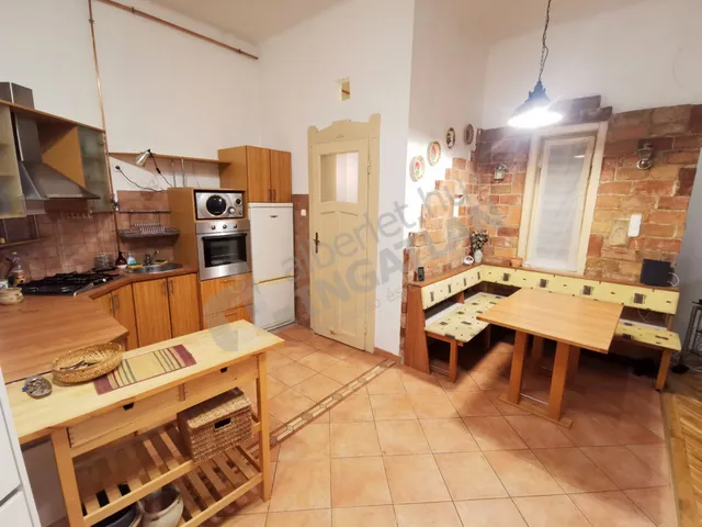 Kiadó lakás Budapest II. kerület, Szász Károly utca 64 nm