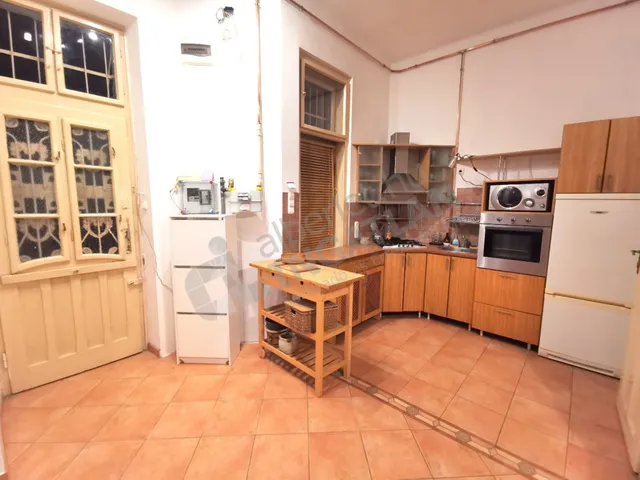 Kiadó lakás Budapest II. kerület, Szász Károly utca 64 nm