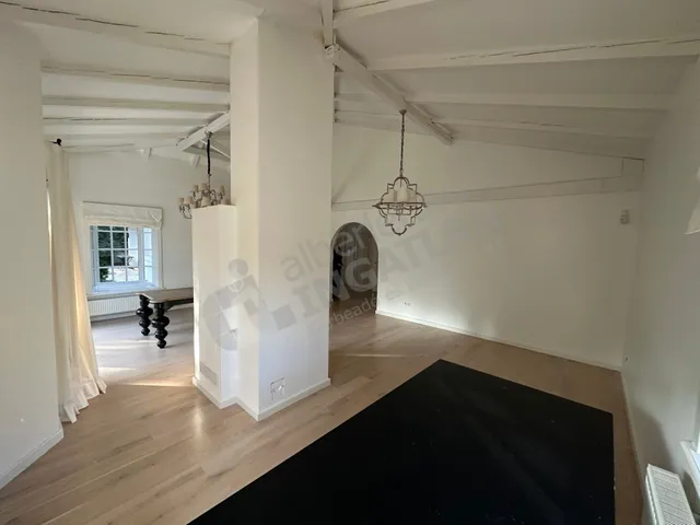 Kiadó ház Budapest II. kerület, Tárnok utca 260 nm