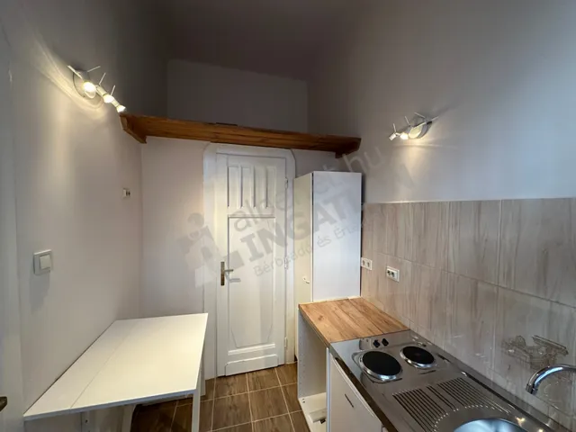Kiadó lakás Budapest V. kerület, Belváros, Papnövelde utca 22 nm