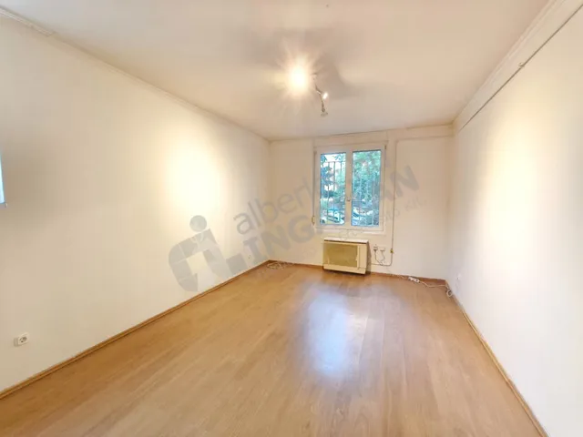 Kiadó lakás Budapest XV. kerület, Kert köz 27 nm