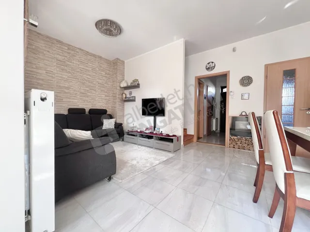 Kiadó ház Budapest IV. kerület, Káposztásmegyer, Homoktövis utca 100 nm