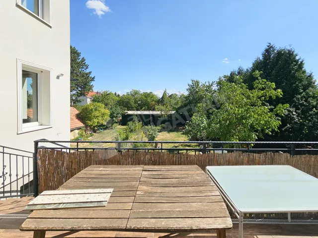 Kiadó lakás Budapest XII. kerület, Magasút, Oltvány köz 119 nm