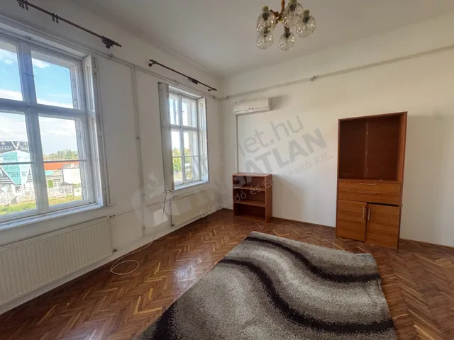 Kiadó lakás Budapest III. kerület, Bécsi út 73 nm