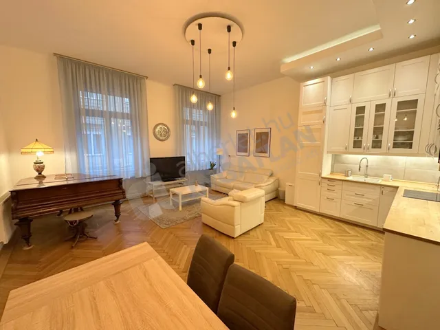 Kiadó lakás Budapest V. kerület, Belváros, Haris köz 100 nm