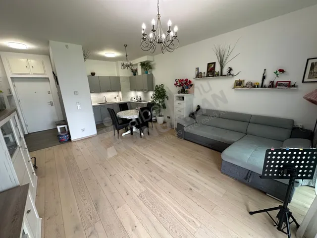 Kiadó lakás Budapest XII. kerület, Németvölgy 72 nm