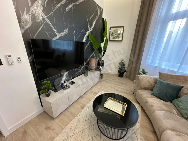 Kiadó lakás Budapest V. kerület, Lipótváros, Falk Miksa utca 111 nm