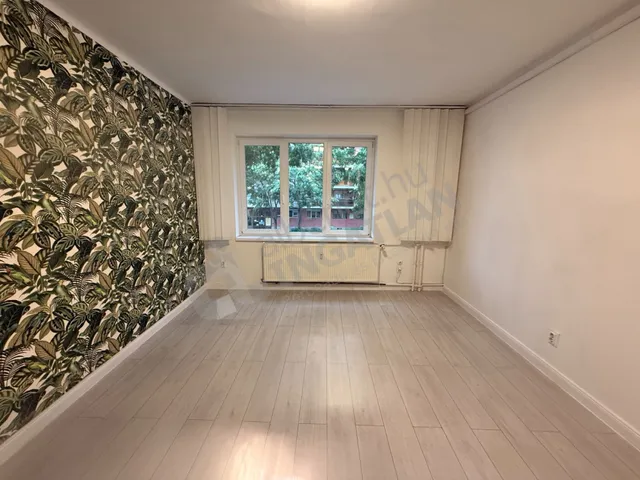 Kiadó kereskedelmi és ipari ingatlan Budapest XI. kerület, Lágymányos 30 nm