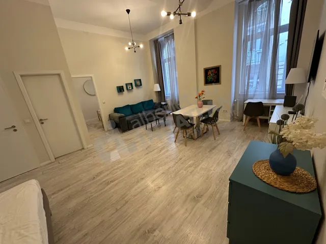 Kiadó lakás Budapest VII. kerület, Belső-Erzsébetváros, Dohány utca 73 nm