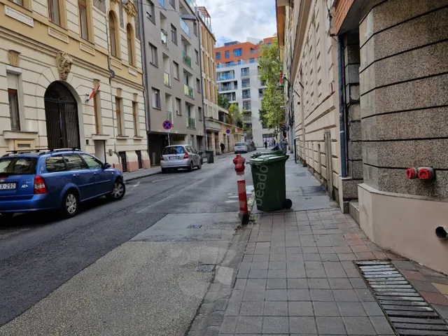 Kiadó garázs Budapest IX. kerület 19 nm
