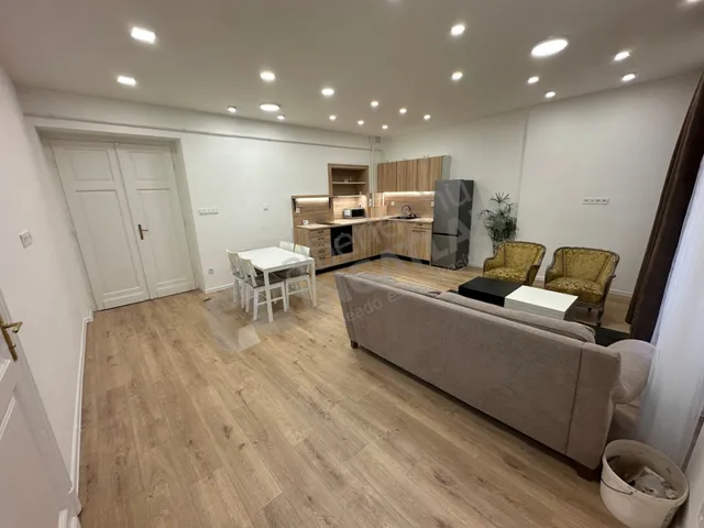 Kiadó lakás Budapest IX. kerület, Vajda Péter utca 94 nm