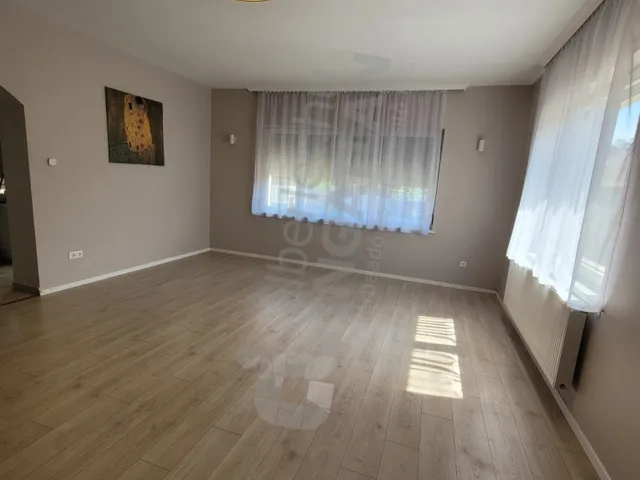 Kiadó ház Budapest XVII. kerület, 540. utca 220 nm