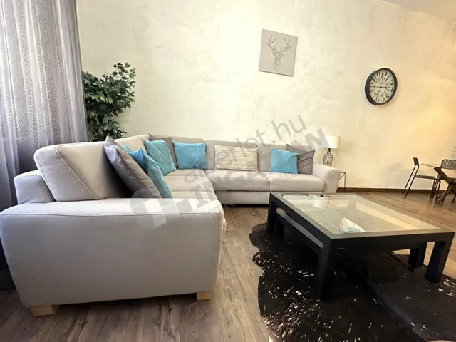 Kiadó lakás Budapest V. kerület, Belváros, Petőfi Sándor utca 81 nm
