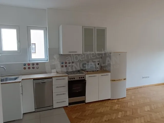 Kiadó lakás Budapest XIV. kerület, Herminamező 44 nm