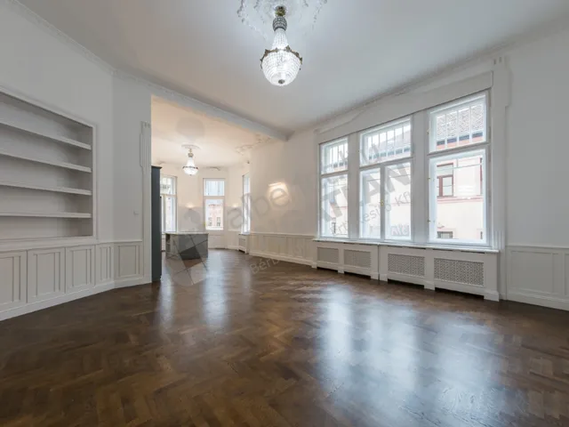 Kiadó lakás Budapest VI. kerület 176 nm