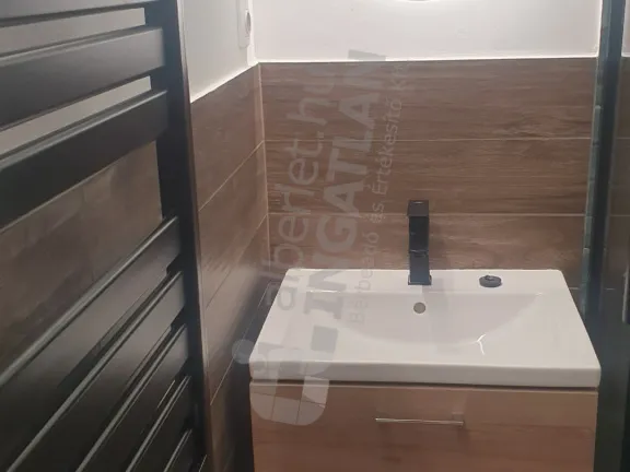 Kiadó lakás Budapest VIII. kerület, Kerepesdűlő, Fiumei út 21 nm