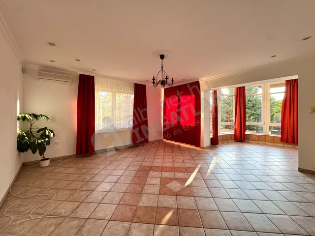 Kiadó ház Budaörs, Ürgésdűlő, Hóvirág utca 230 nm