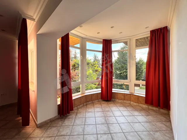 Kiadó ház Budaörs, Ürgésdűlő, Hóvirág utca 230 nm