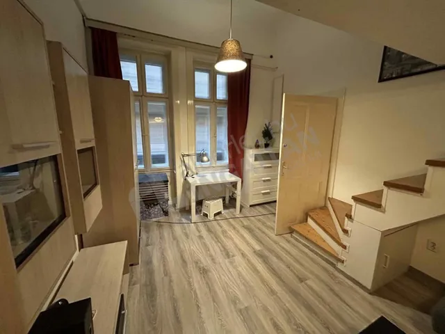 Kiadó lakás Budapest VIII. kerület, II. János Pál pápa tér 51 nm