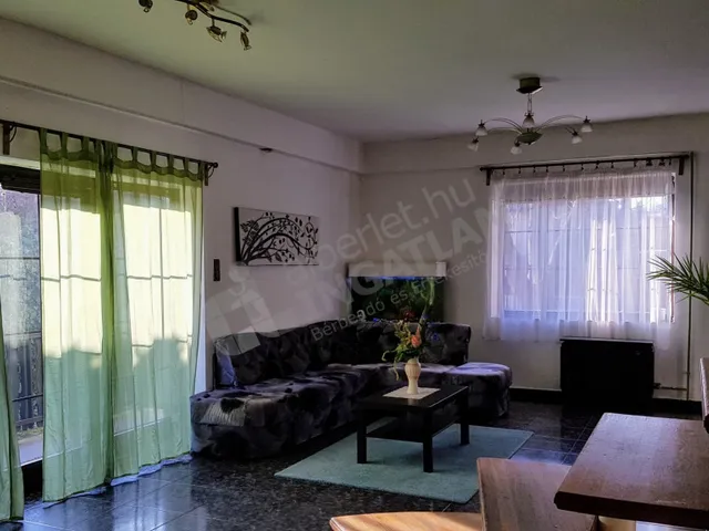 Kiadó ház Budapest XVI. kerület, Sashalom 200 nm