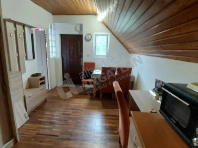 Kiadó ház Budapest XVI. kerület, Rákosszentmihály, Hermina út 57 nm