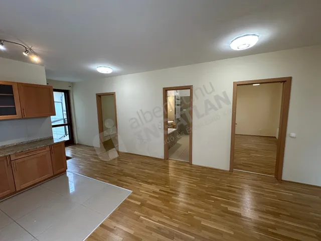 Kiadó lakás Budapest VI. kerület, Benczúr utca 137 nm