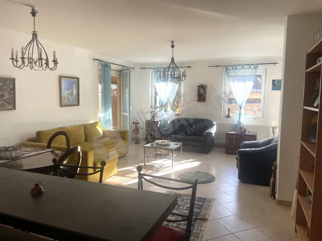 Kiadó ház Érd, István utca 165 nm