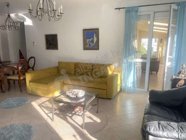 Kiadó ház Érd, István utca 165 nm