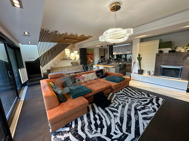 Kiadó ház Budapest XI. kerület, Sasad-Sashegy XI. ker. 220 nm