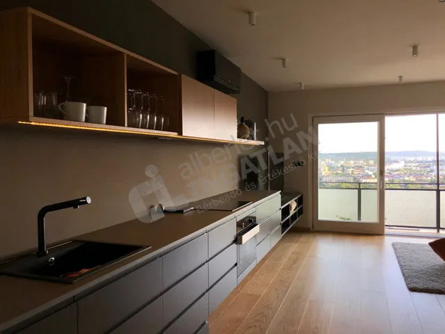 Kiadó lakás Budapest XI. kerület, Gellérthegy 70 nm