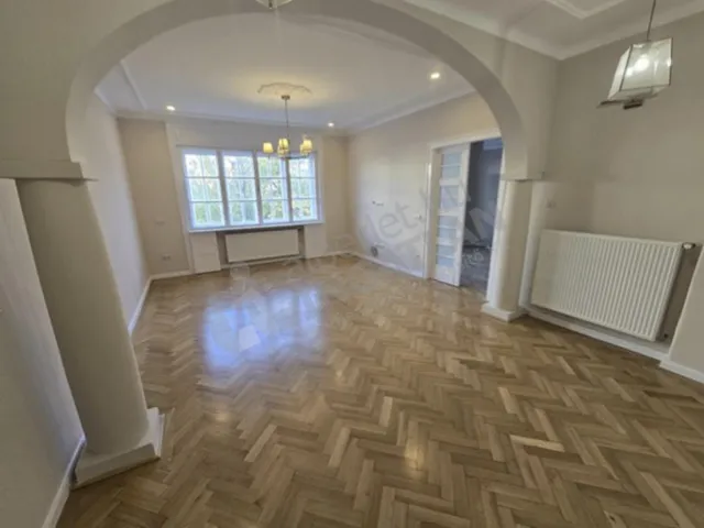 Kiadó lakás Budapest I. kerület, Hunyadi János út 72 nm