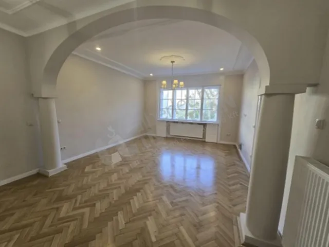 Kiadó lakás Budapest I. kerület, Hunyadi János út 72 nm