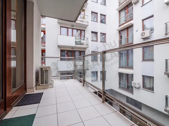 Kiadó lakás Budapest VI. kerület, Paulay Ede utca 133 nm