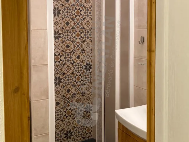 Kiadó lakás Budapest III. kerület, Amfiteátrum utca 53 nm