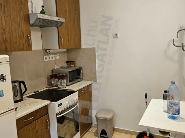 Kiadó lakás Budapest VIII. kerület, II. János Pál pápa tér 32 nm