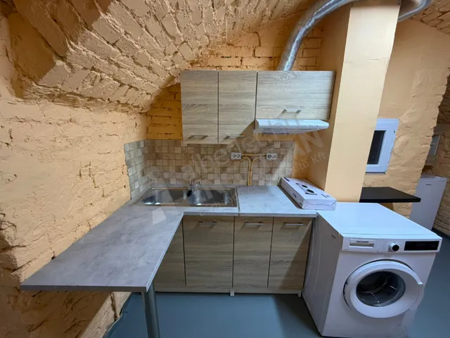 Kiadó kereskedelmi és ipari ingatlan Budapest VIII. kerület 57 nm